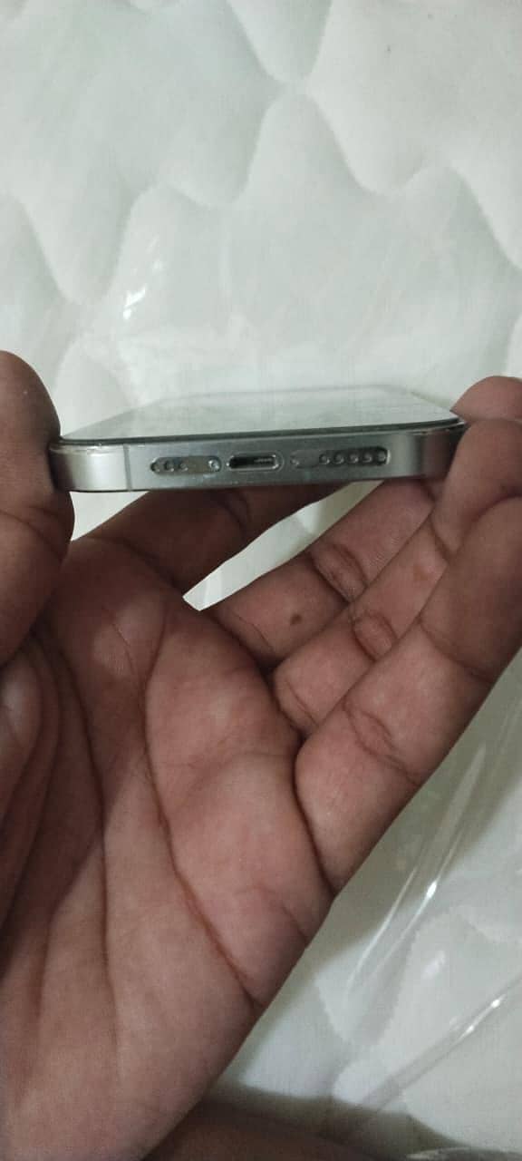 Apple iPhone 14 Pro 4
