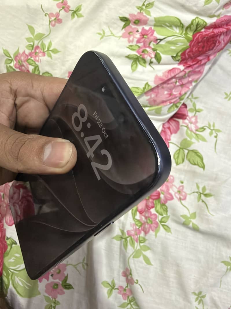 Apple iPhone 17 Pro Max 6