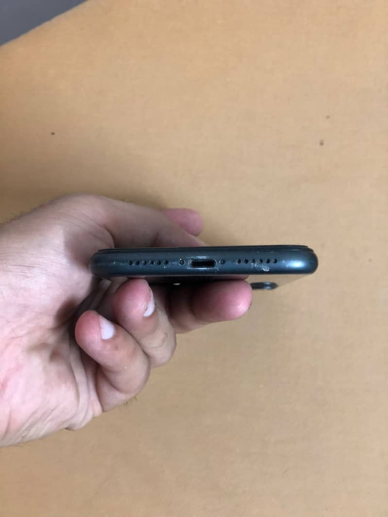 Apple iPhone 11 5