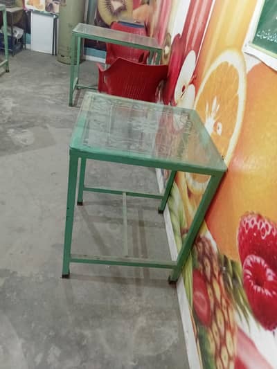 4 table in shop