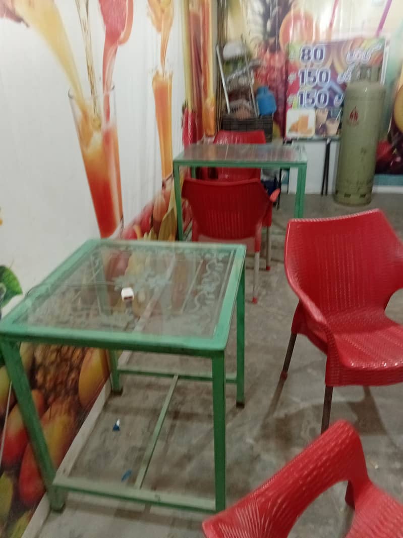 4 table in shop 3