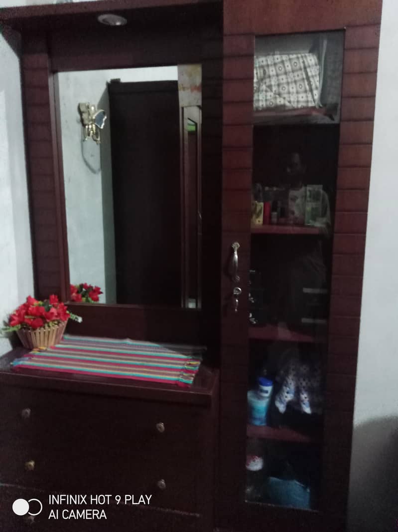 سائیڈ ٹیبل ڈبل بیڈ شو کیس ڈریسنگ 1