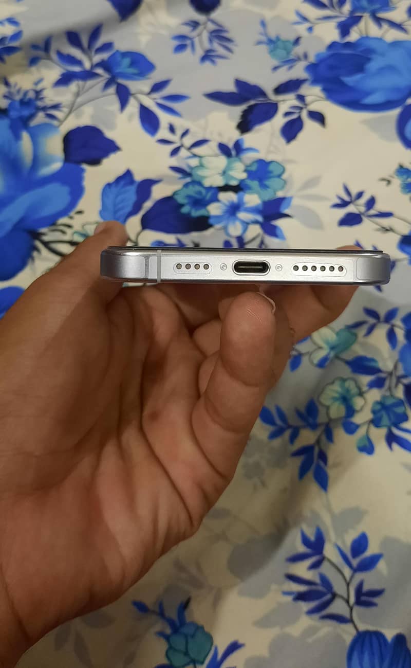 Apple iPhone 15 Pro Max 0