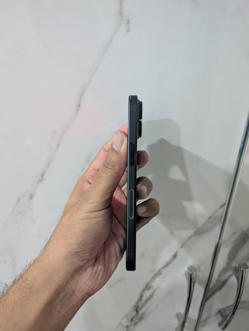 Apple iPhone 15 JV 7