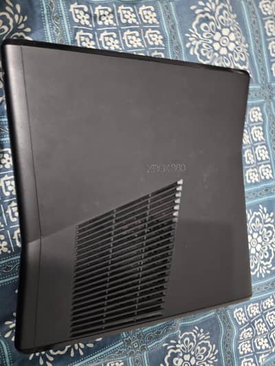 Xbox 360 slim Console with 60+ Games for Sale