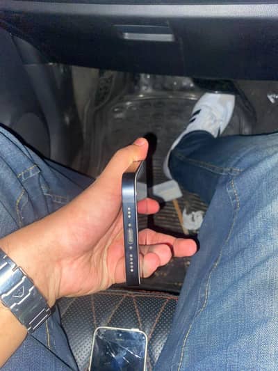 Apple iPhone 16e