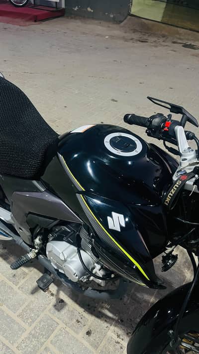 Suzuki Gsx 2025 Model - Excellent Condition
