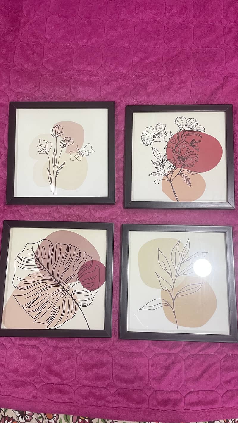 Set of 4 wall frames 0