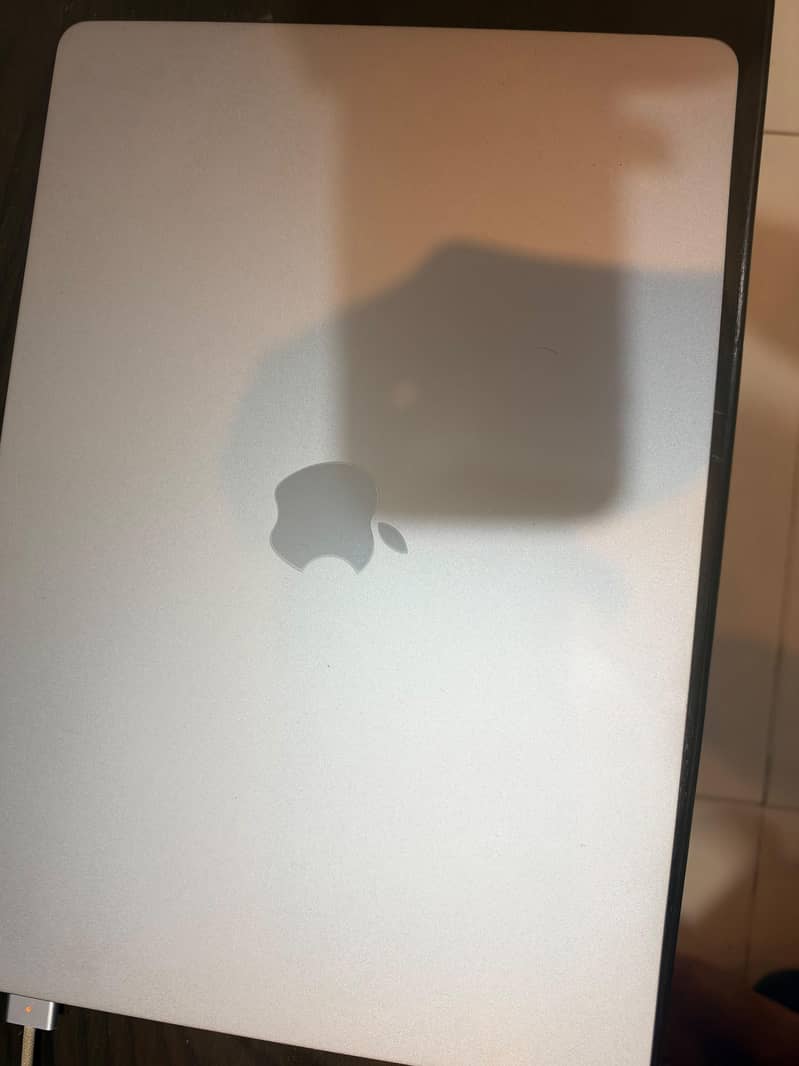Apple Macbook M5 5