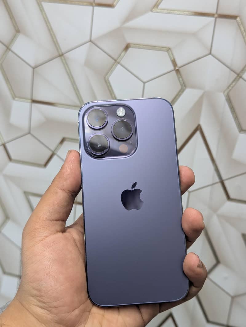 Apple iPhone 14 Pro 1