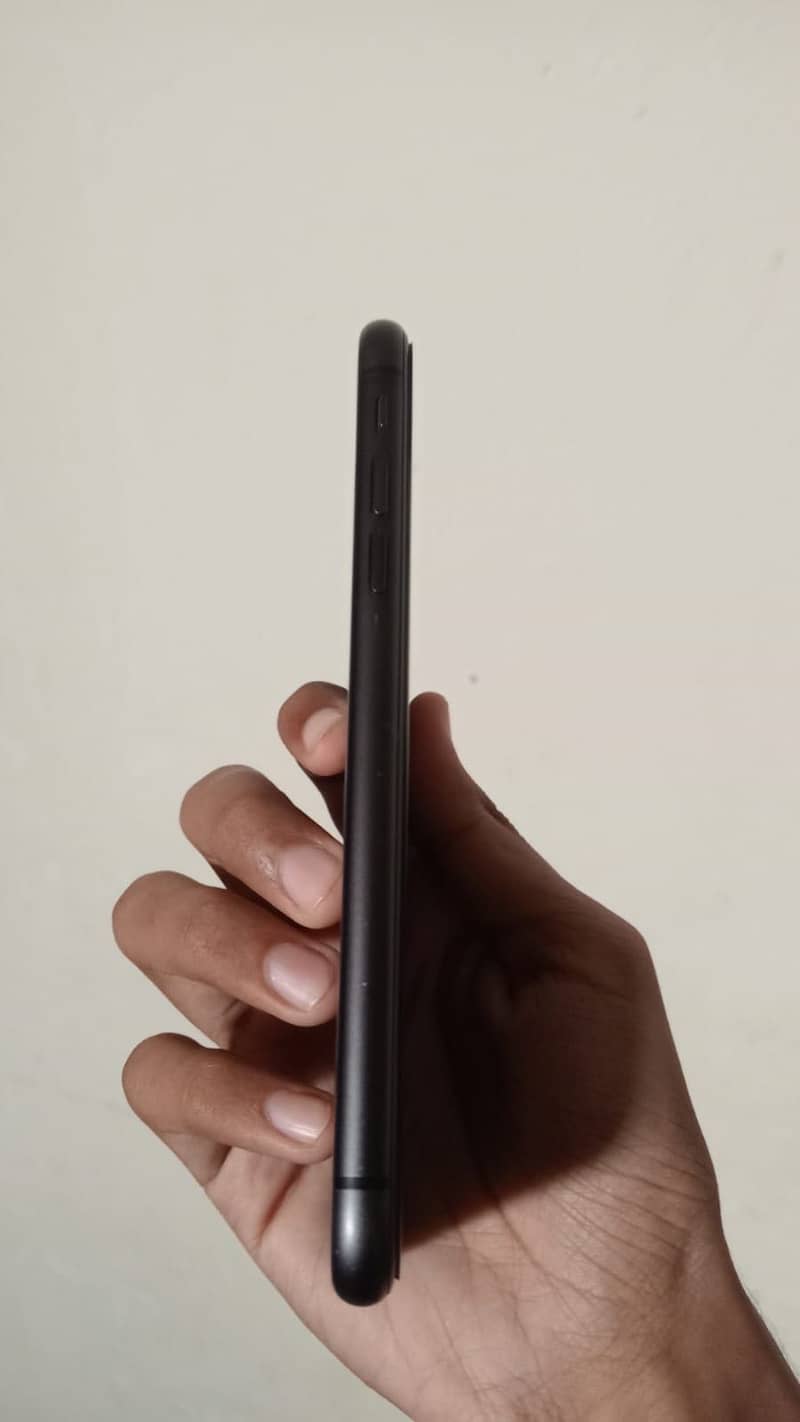 iPhone 11 2
