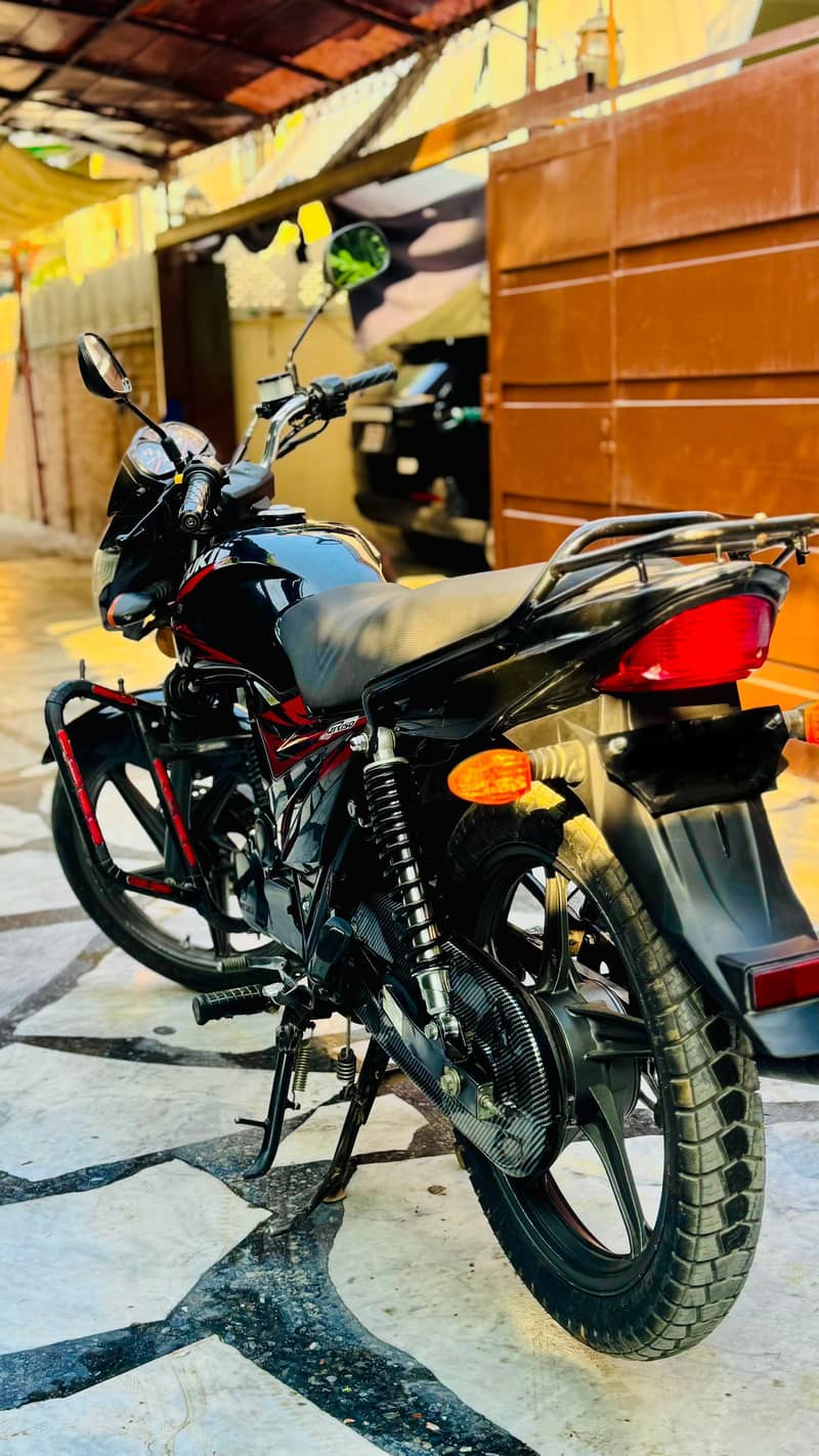 Suzuki GR 150 6