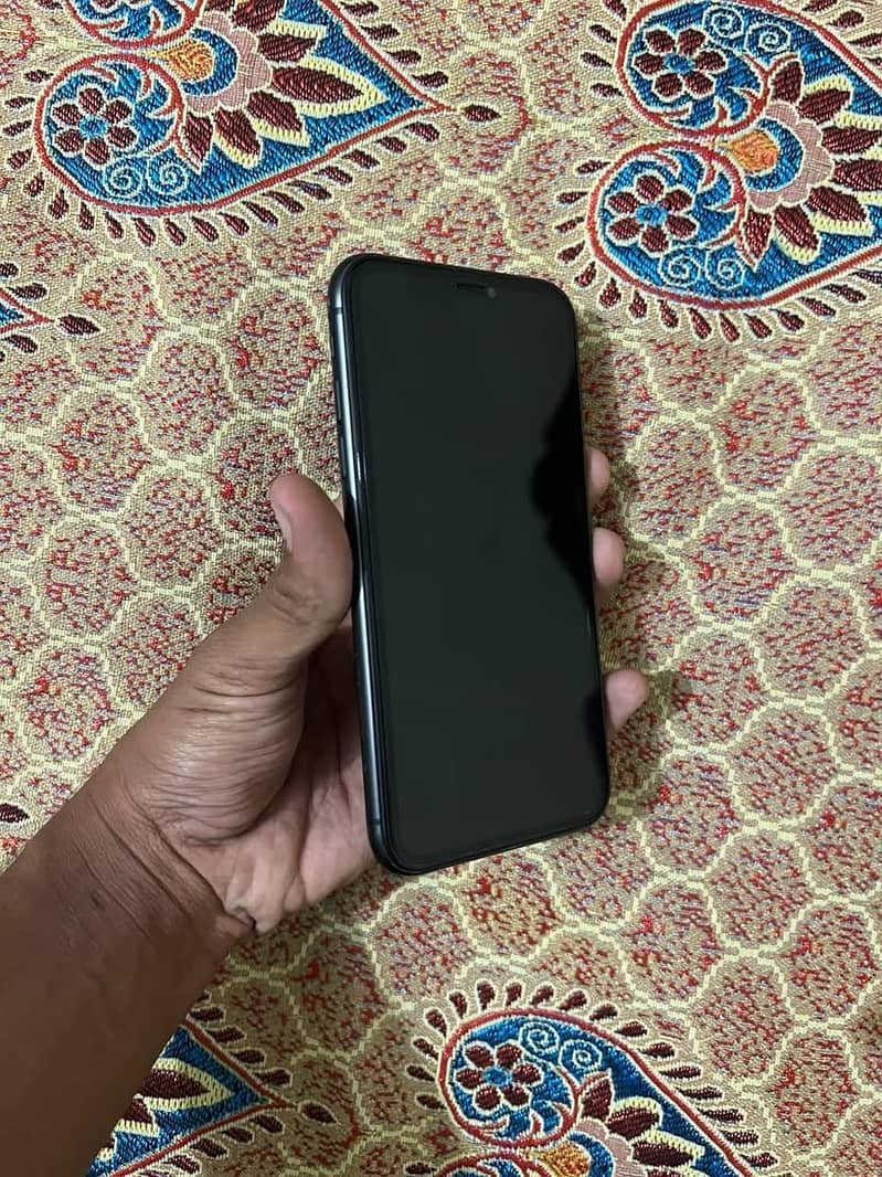Apple iPhone 11 3