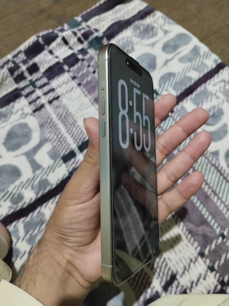Apple iPhone 15 Pro Max 1