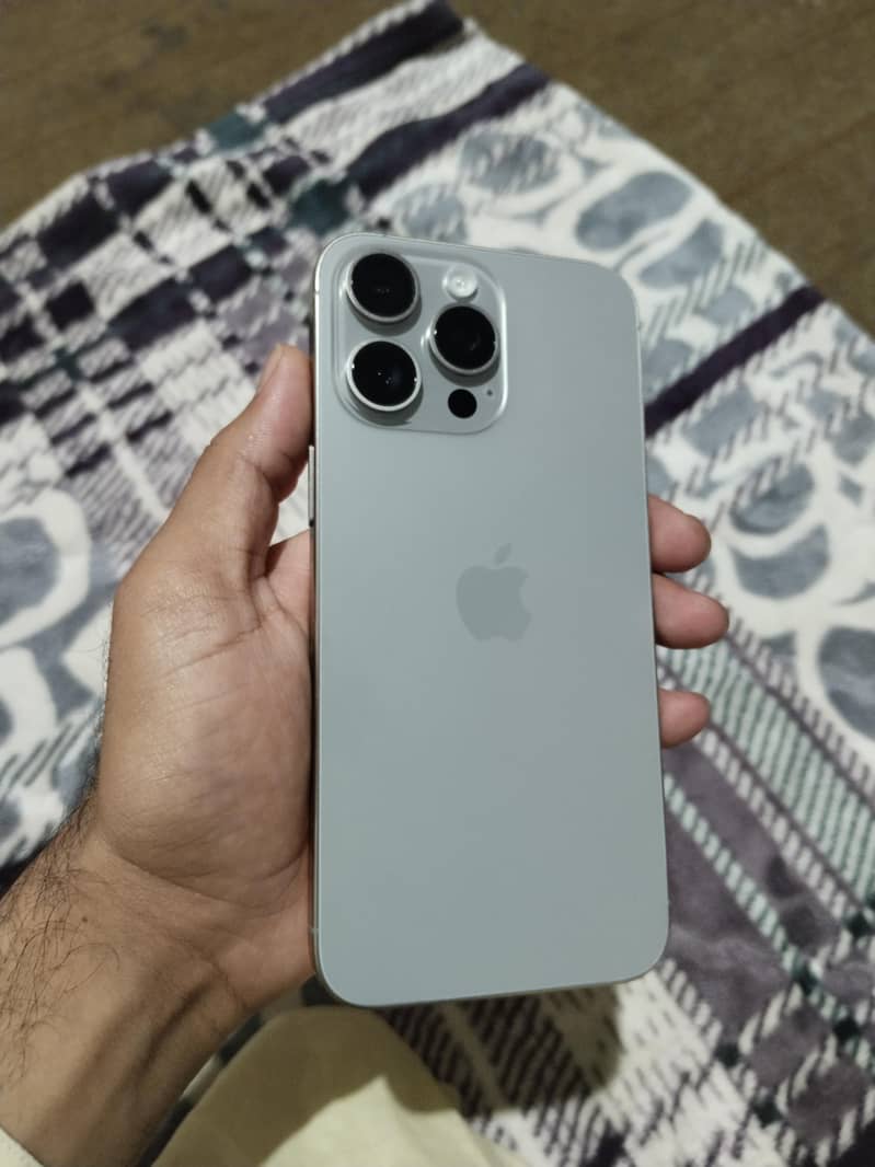 Apple iPhone 15 Pro Max 2