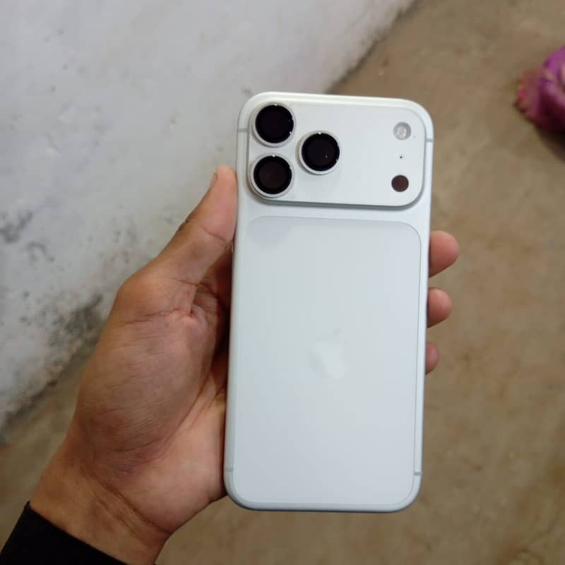 Apple iPhone 17 Pro Max 0