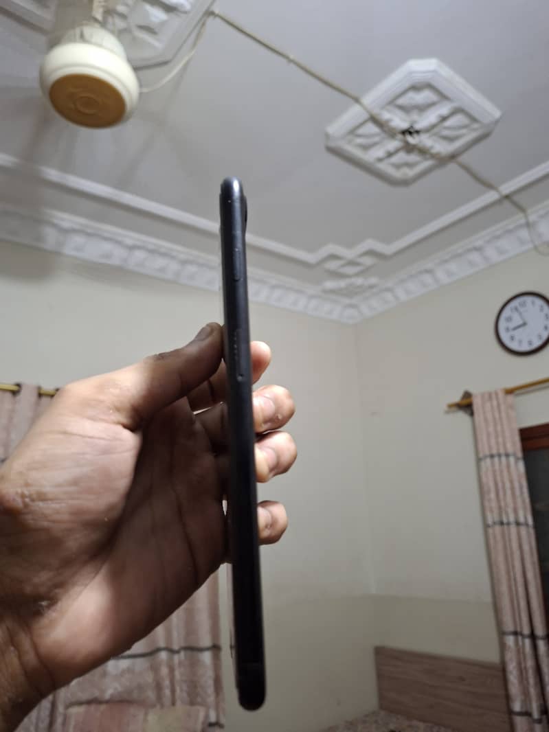 Apple iPhone 7 Plus 3