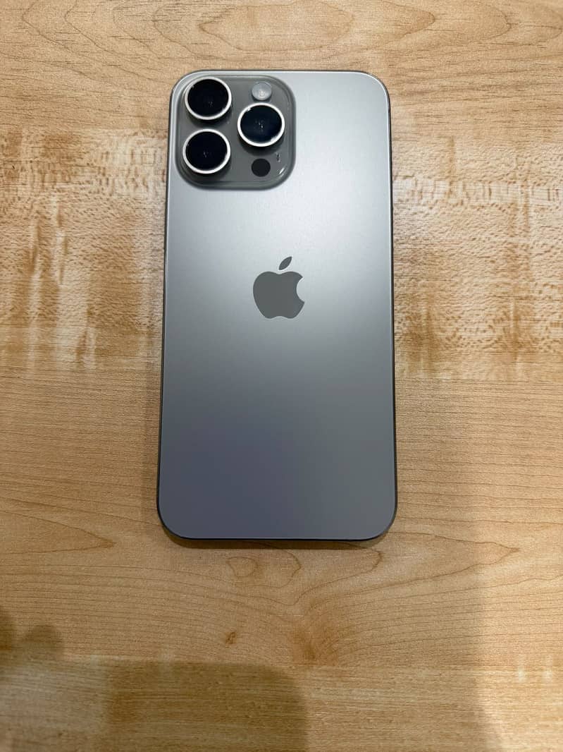 Apple iPhone 15 Pro Max 5