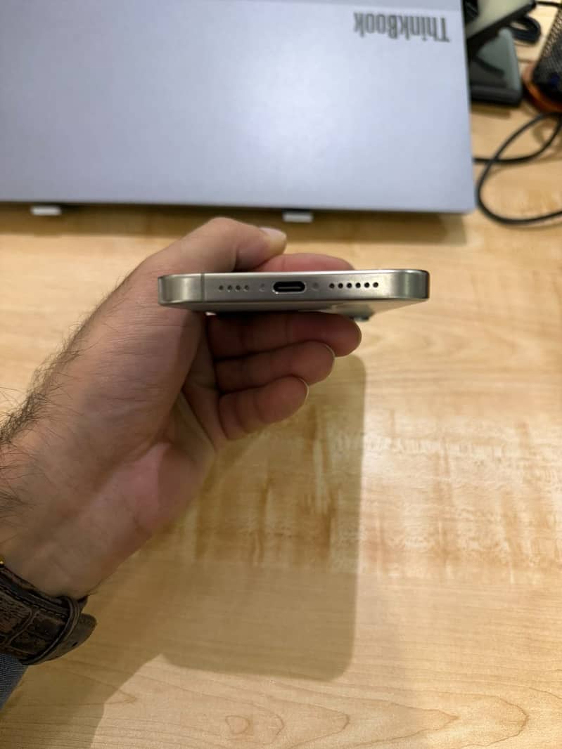 Apple iPhone 15 Pro Max 7