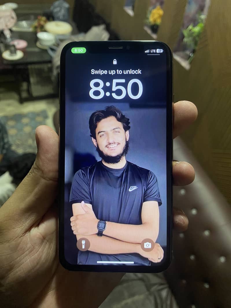 Apple iPhone XS 1