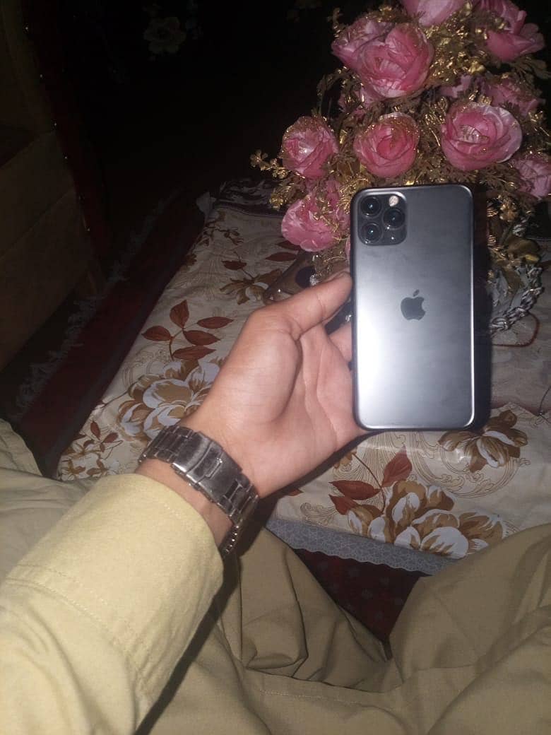 Apple iPhone 11 Pro 3