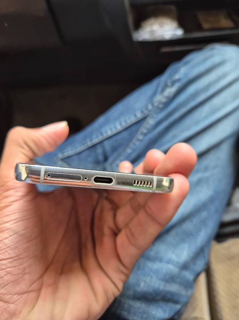 Samsung Mobile S22 Plus 2