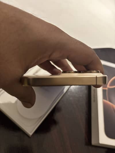Apple iPhone 16 Pro Max