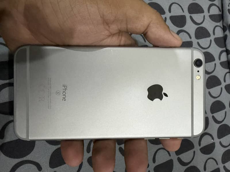 Apple iPhone 6S Plus 2