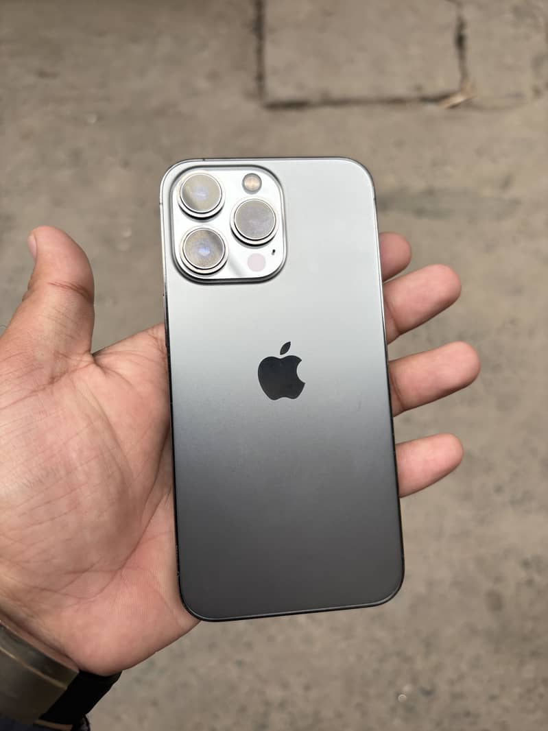 Apple iPhone 13 Pro 3