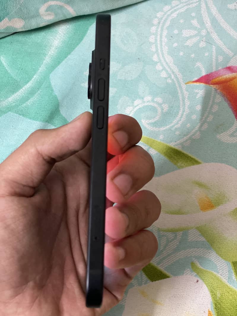 Apple iPhone 15 3