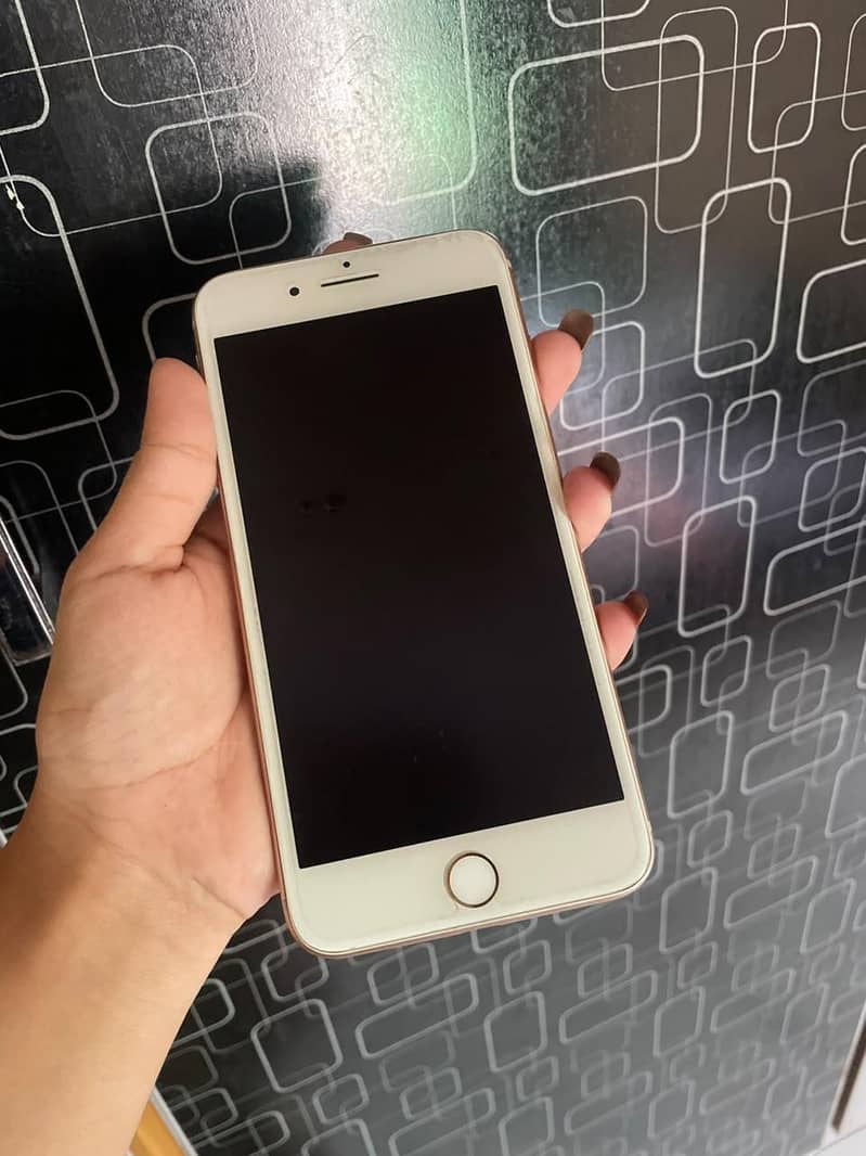 Apple iPhone 8 Plus 0