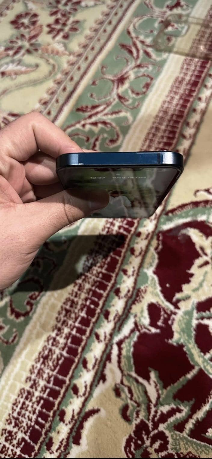 Apple iPhone 13 2