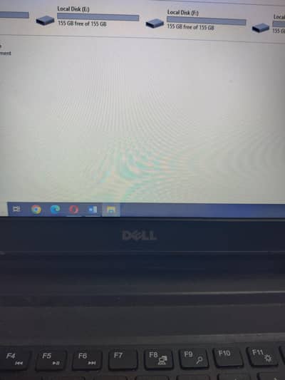 Dell Vostro laptop14-3468 Core i7 7th Gen 8GB RAM 128GB SSD + 500GB HD