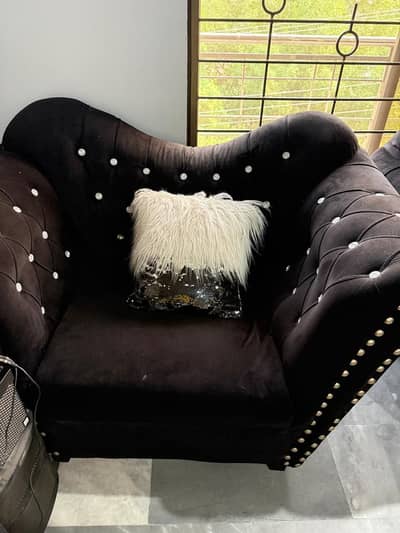 In good condition sofa set with 3 tables