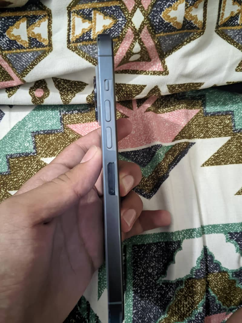 Apple iPhone 13 Pro Max 3