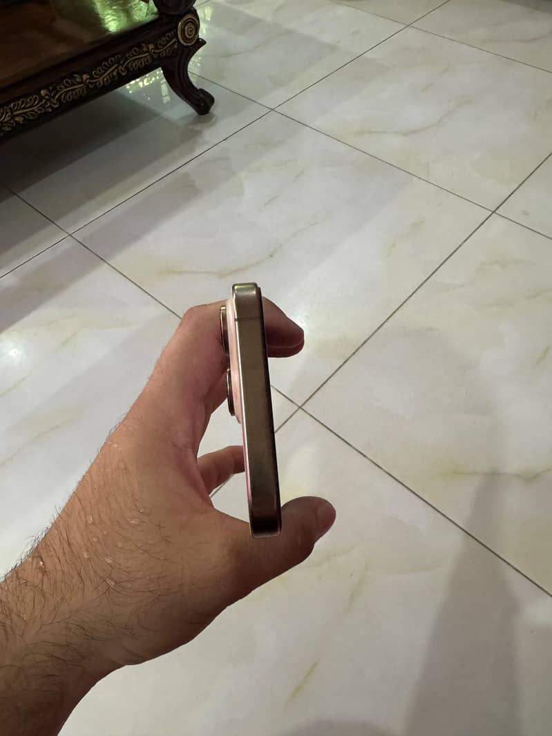Apple iPhone 16 Pro Max 5
