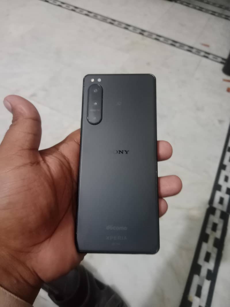 Sony Xperia 5 mark 4 0