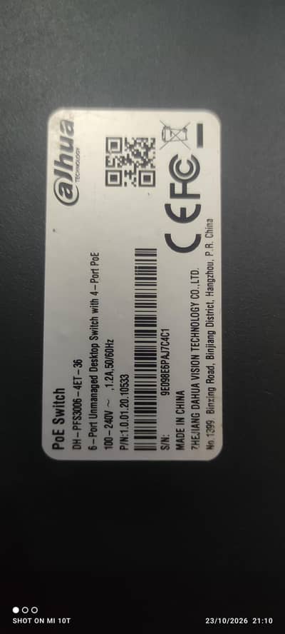 Dahua DH-PFS3006-4ET-36 PoE switch.