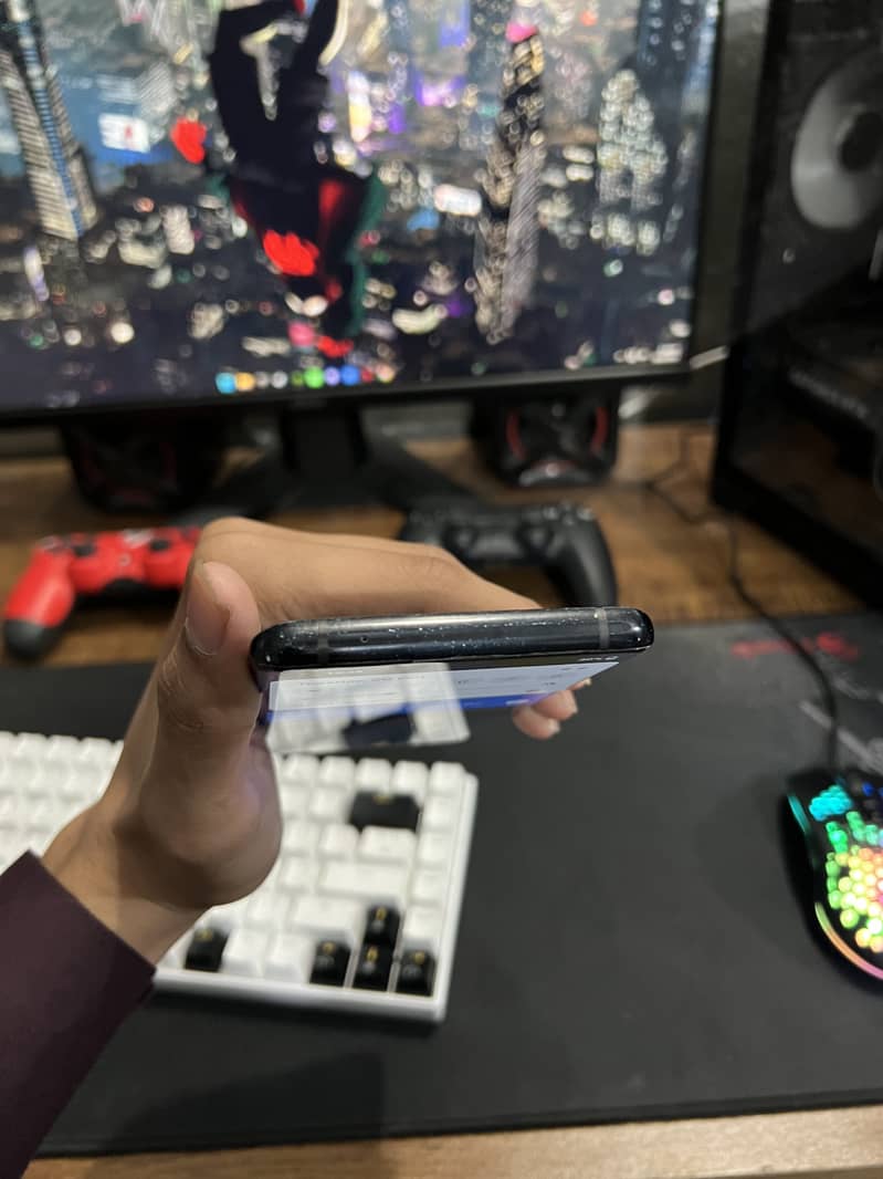 One Plus 8 Pro 5