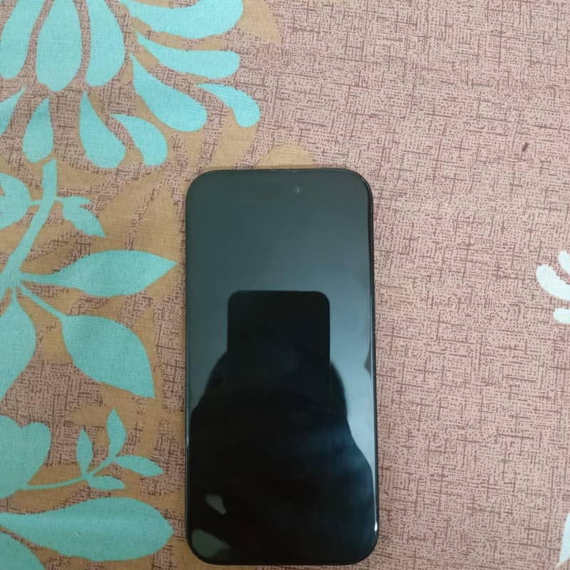 Apple iPhone 15 4