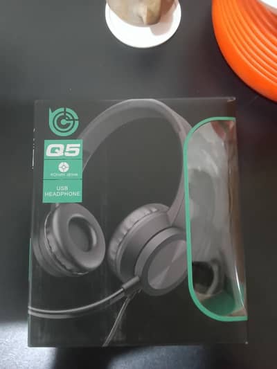 Headphone Q5