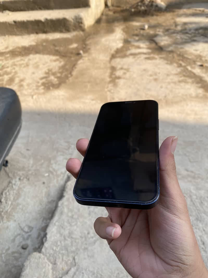 Apple iPhone 12 2