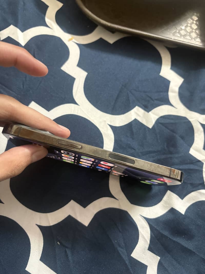 Apple iPhone 13 Pro 2