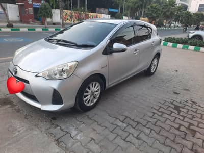 Toyota aqua 2012 . All Giniun