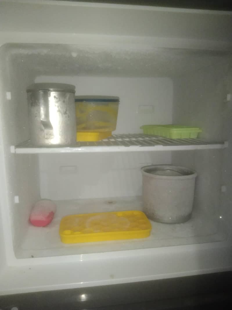dawlance fridge 1
