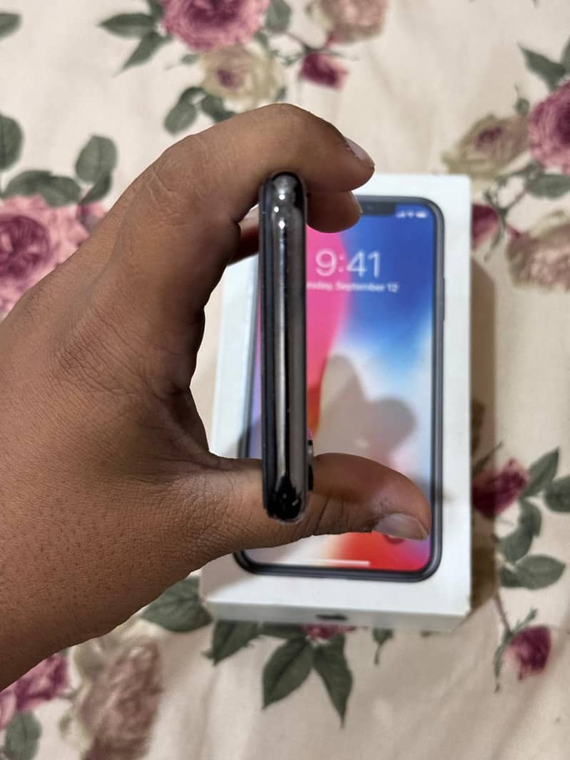 Apple iPhone X 3