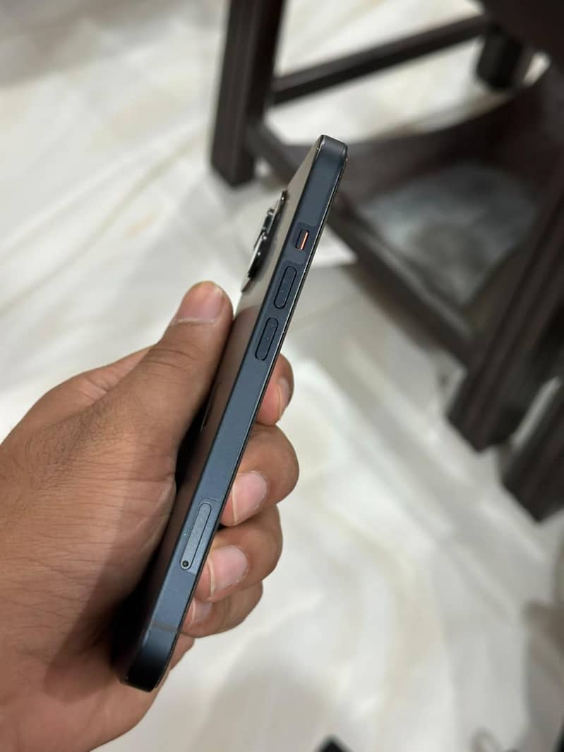 Apple iPhone 13 1