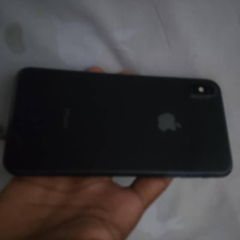 Apple iPhone XS Max 2