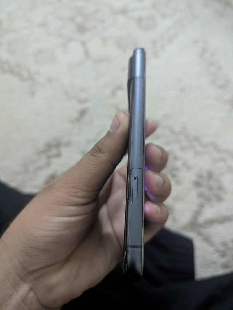 Google pixel 8 4