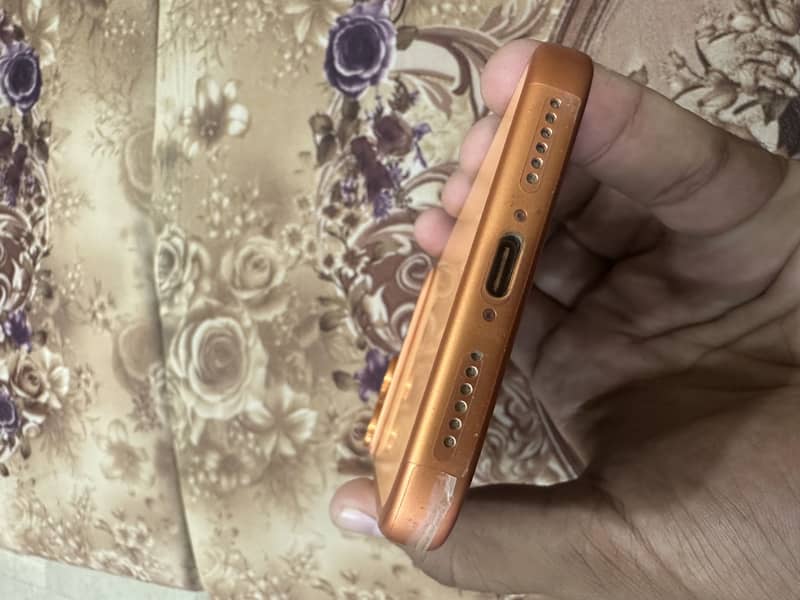 Apple iPhone 17 Pro Max 4